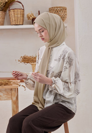 Medina Silk Hijab Pebble