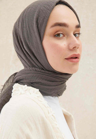 Crinkled Hijab Smoke Gray