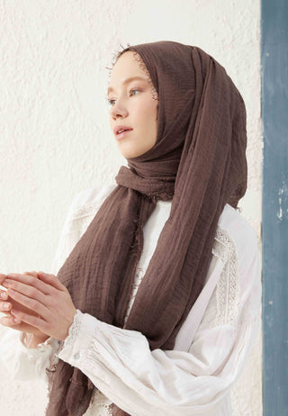 Crinkle Hijab Hazelnut Shell