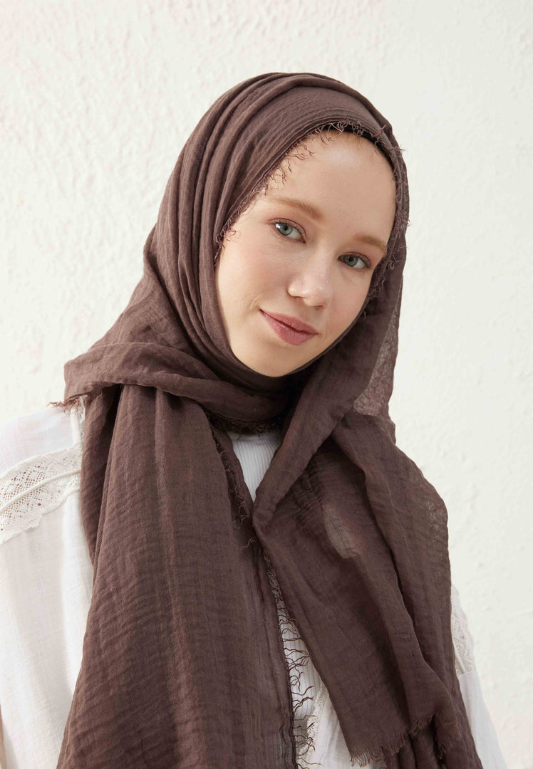 Crinkle Cotton Hijab Hazelnut