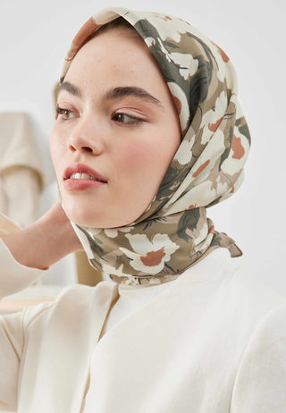 MULTI FLOWER DESEN PAMUK İPEK EŞARP HAKİ