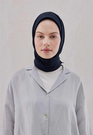 MEDİNE İPEĞİ EŞARP LACİVERT