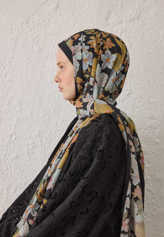 Arya Patterned Hijab Black