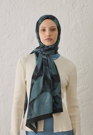 Noa Patterned Hijab Navy Blue