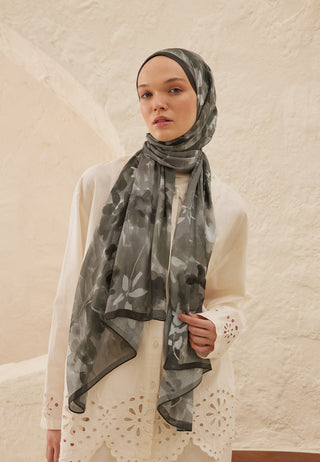Lizzy Patterned Rami Hijab Smoke Gray