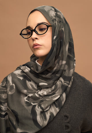 Summer Rose Patterned Rami Hijab Silver