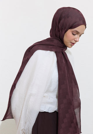Nori Silky Jacquard Hijab Damson Purple