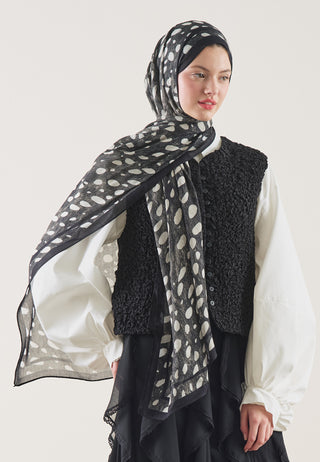 Wild Fawn Pattern Rami Hijab Black