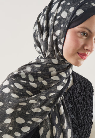 Wild Fawn Pattern Rami Hijab Black