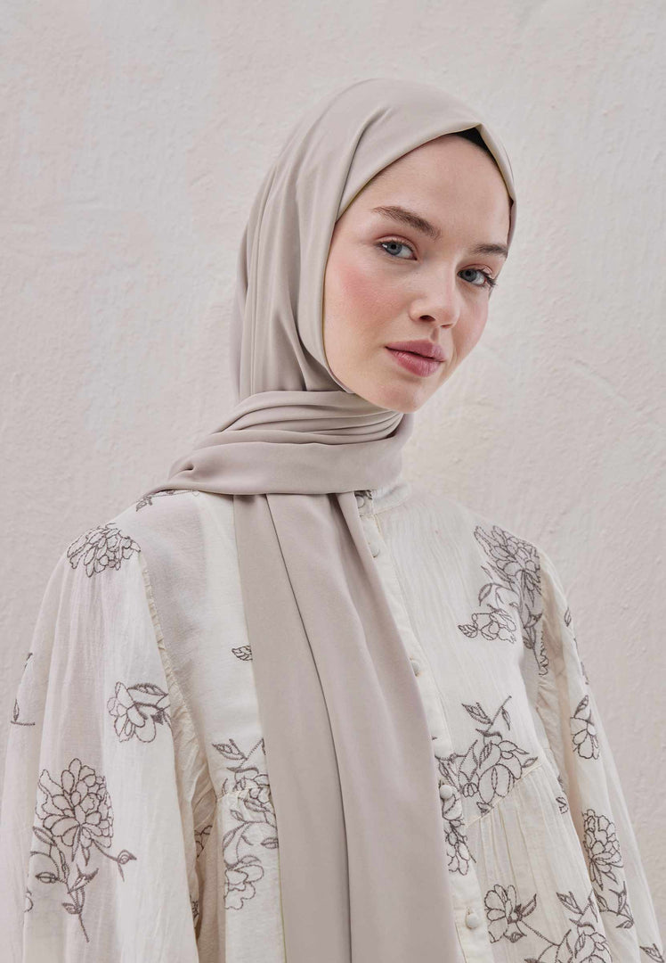 Medina Silk Hijab Pebble
