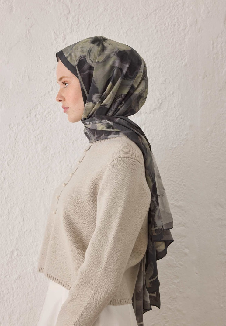 Roslyn Pattern Hijab Anthracite