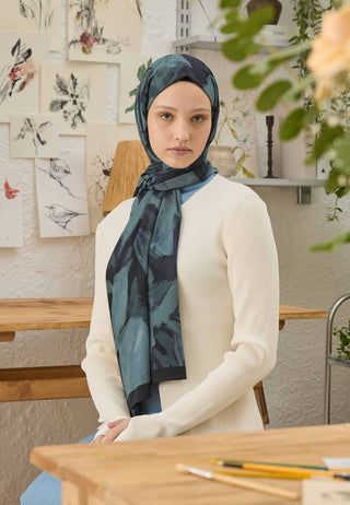 Noa Pattern Hijab Navy Blue