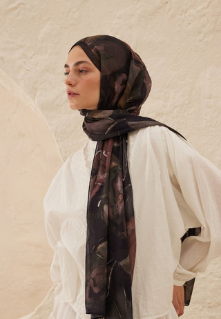 Dark Garden Pattern Rami Hijab Dusty Rose