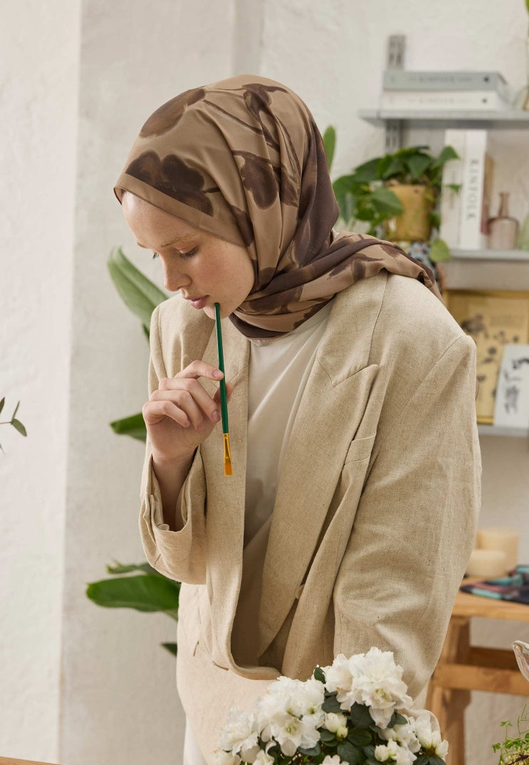 Dark Flower Pattern Hijab Dusty Brown