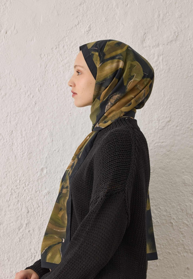 Dark Garden Pattern Hijab Olive Green