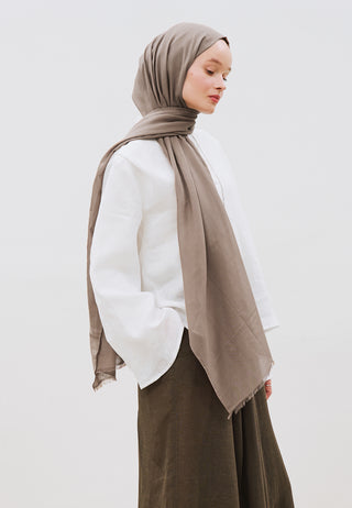 Dünner Baumwoll-Voile-Hijab Staubbraun