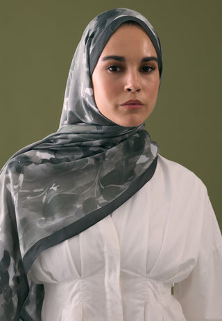 Lizzy Patterned Rami Hijab Smoke Gray