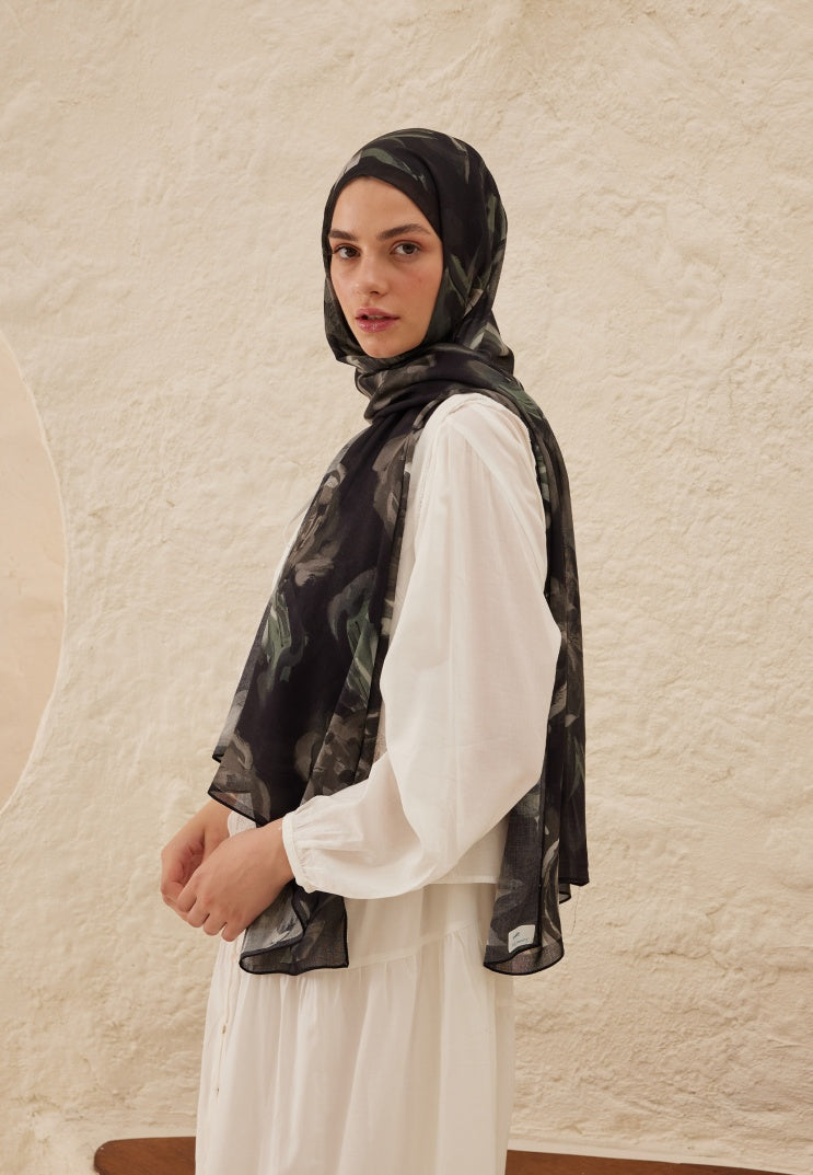 Summer Rose Pattern Rami Hijab Black