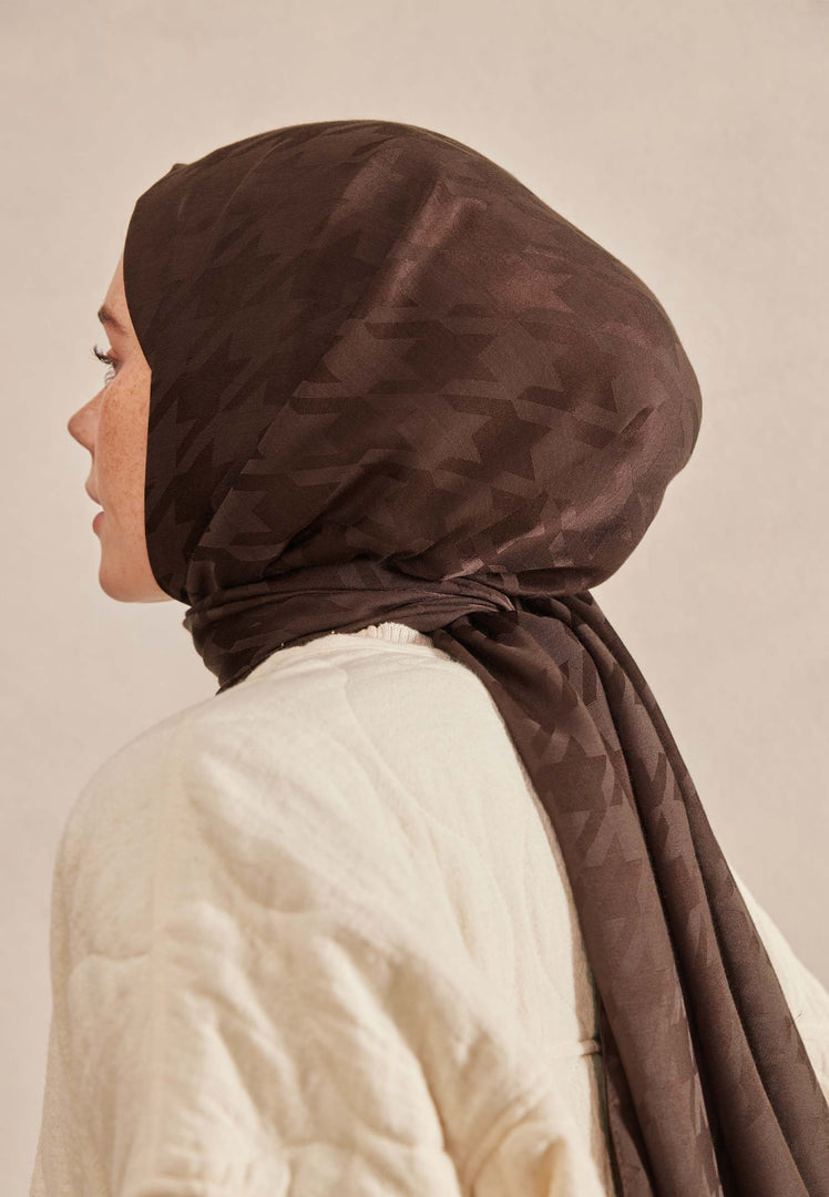 Houndstooth Jacquard Hijab Hot Brown