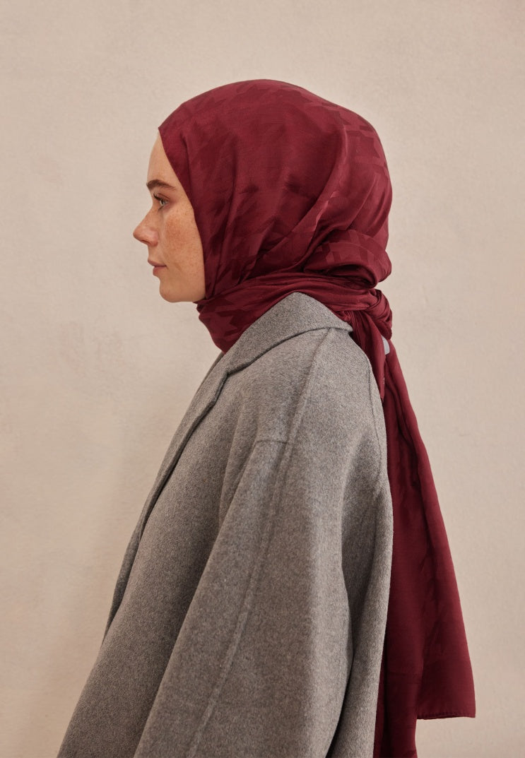 Houndstooth Jacquard Hijab Burgundy
